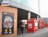 Kios Manchester Old Trafford dan Camp Nou Stadium