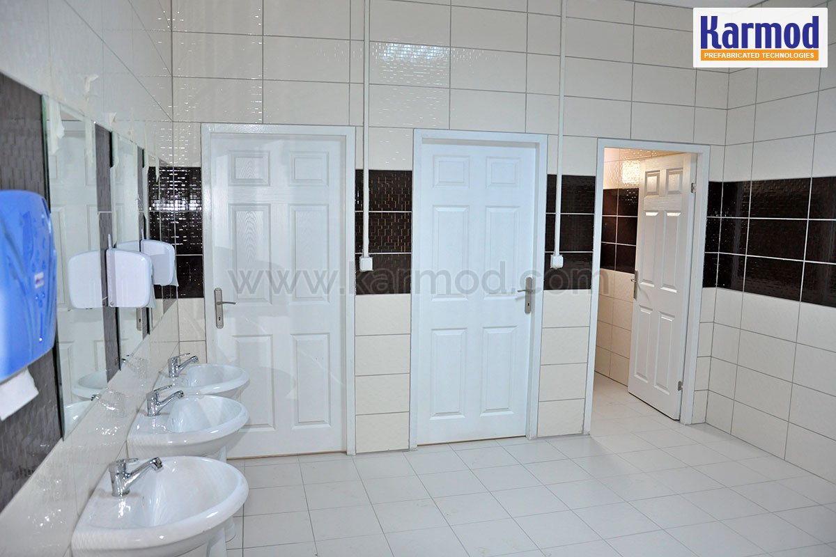 Toilet dan Blok Shower Prefabrikasi  Kamp Pada Situs